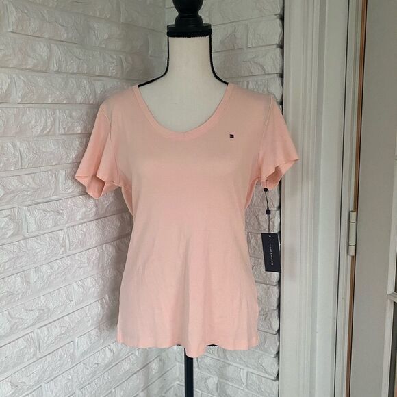 Tommy Hilfiger T Shirt NWT - Picture 1 of 3